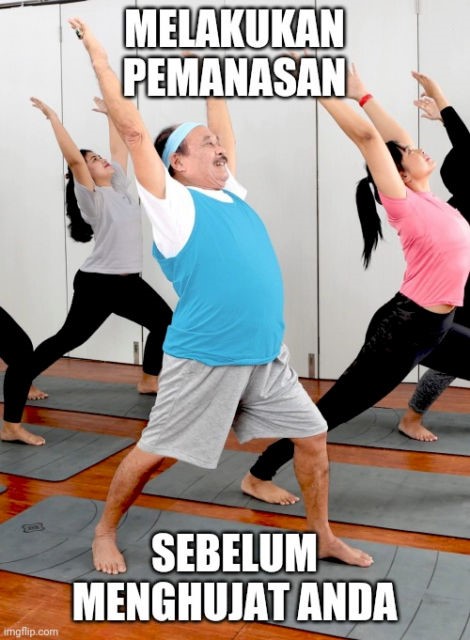 Ngakak! Beberapa Editan Foto Haji Bolot saat yoga ini bikin Ketawa terus